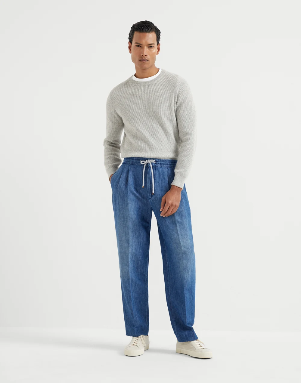Brunello Cucinelli Cotton and linen denim leisure fit trousers with drawstring and double pleats